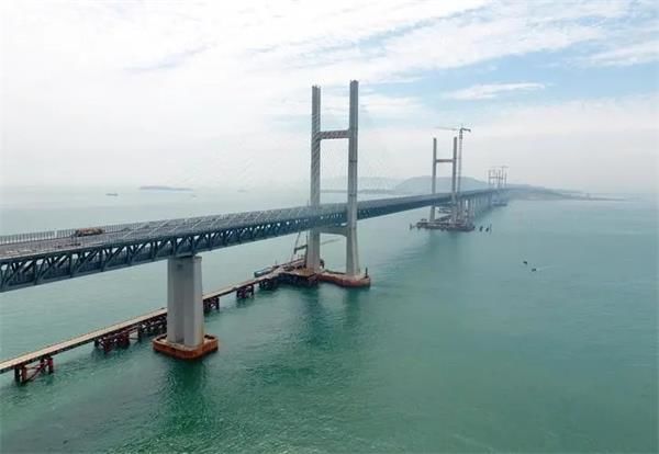 電力軌道緊固件